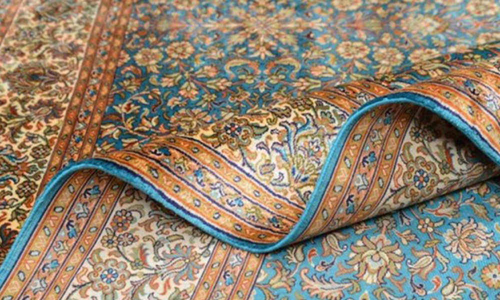 قالی شویی فرش ماشینی در اختیاریه
